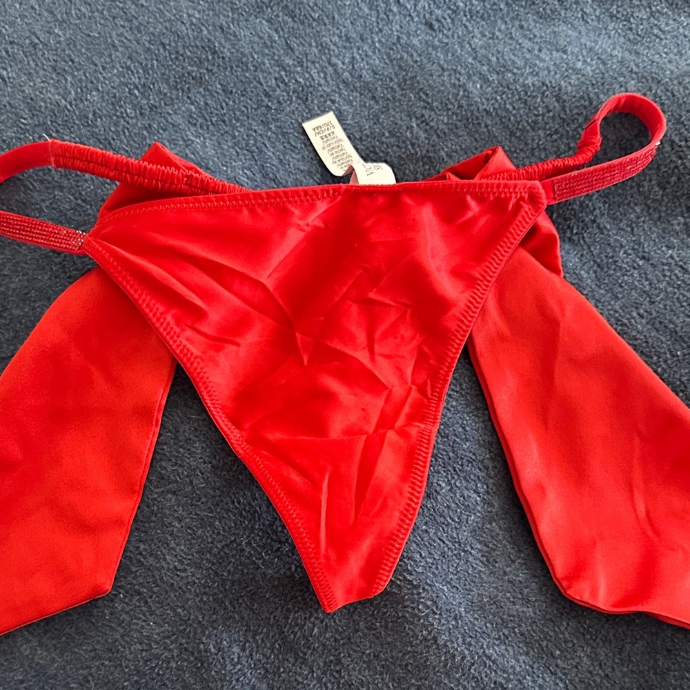 Victoria's Secret Red Bow Bra Set - Picture 4 of 5